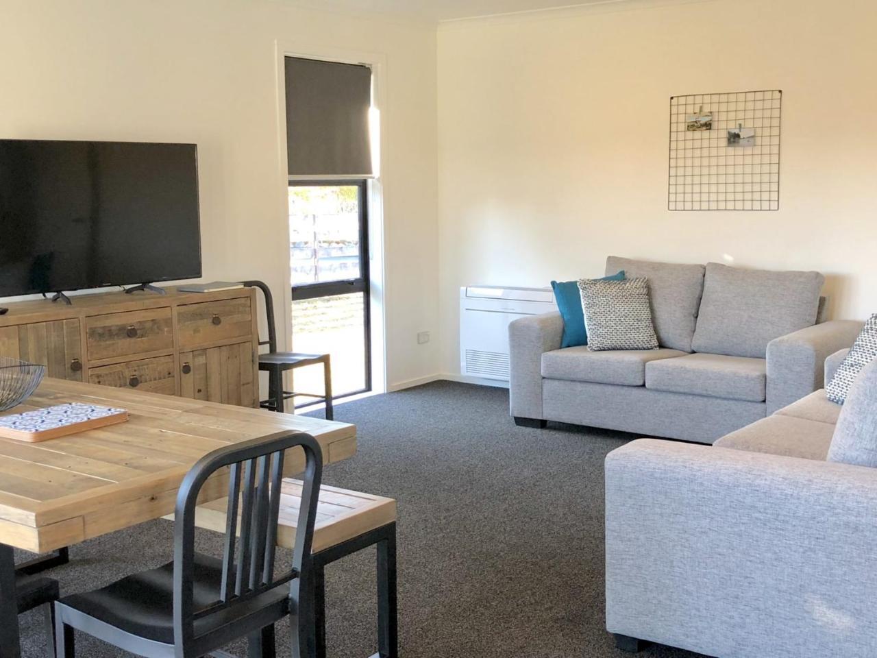 Townhouse Feel In Irishman Villa Twizel Bagian luar foto
