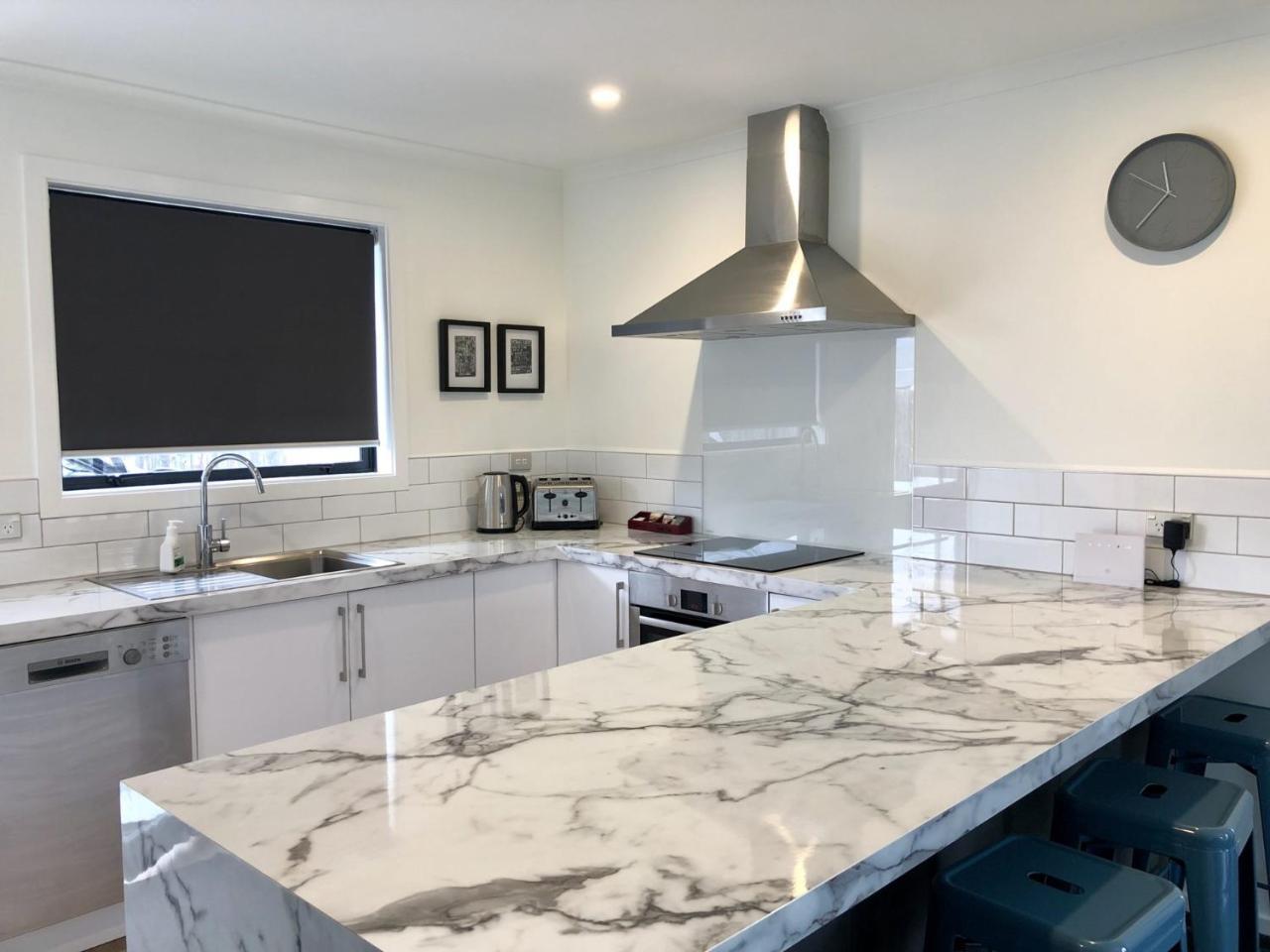 Townhouse Feel In Irishman Villa Twizel Ruang foto